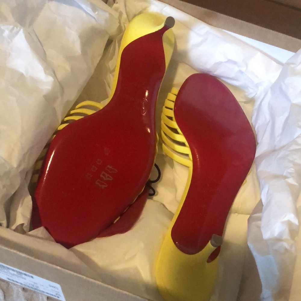 BELLAROSSA christian louboutin suede kitty heels - Picture 5 of 6
